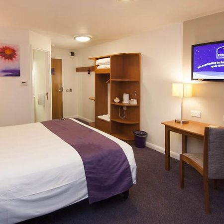 Premier Inn Swindon Central Eksteriør billede